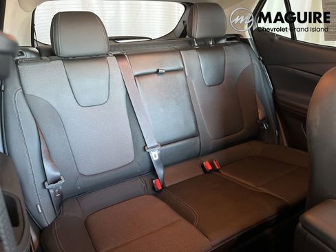 Used 2023 Buick Encore GX Select AWD/4WD image 31