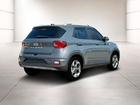 New 2025 Hyundai Venue SEL image 7