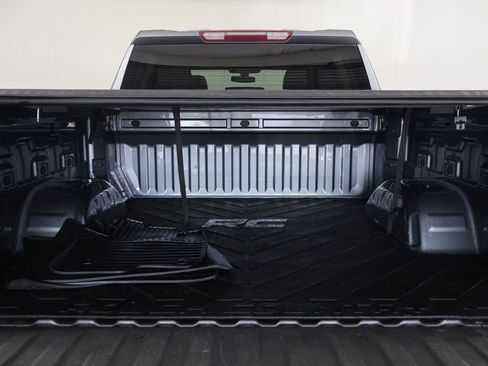 Used 2020 Chevrolet Silverado 1500 Custom w/ Custom Value Package image 12