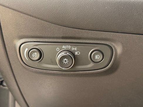 Used 2020 Chevrolet Equinox Premier FWD image 30