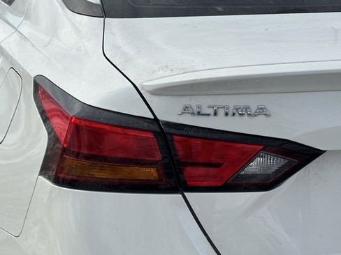 Certified 2022 Nissan Altima 2.5 SR image 11