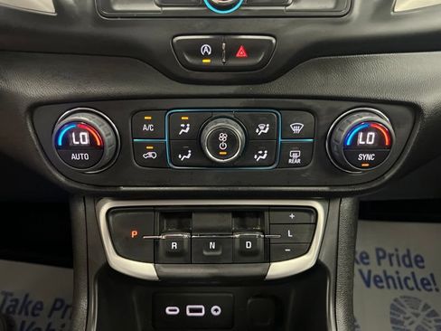 Used 2022 GMC Terrain SLE w/ Driver Convenience Package FWD image 31