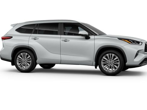 New 2025 Toyota Highlander Platinum AWD/4WD image 13