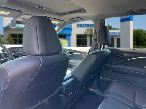 Used 2024 Honda Passport Black Edition image 32