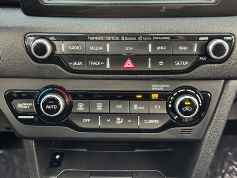 Used 2019 Kia Niro EX Premium image 27