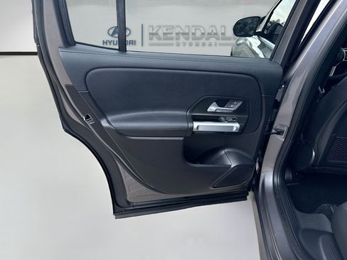 Used 2021 Mercedes-Benz GLB 250 GLB 250 w/ Premium Package image 23