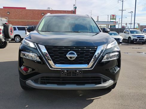 Used 2022 Nissan Rogue SV w/ SV Premium Package image 2