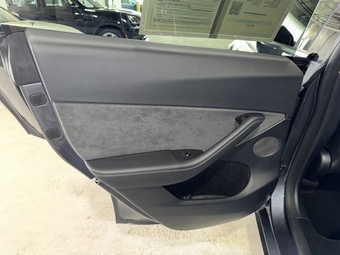 Used 2023 Tesla Model Y Performance image 16