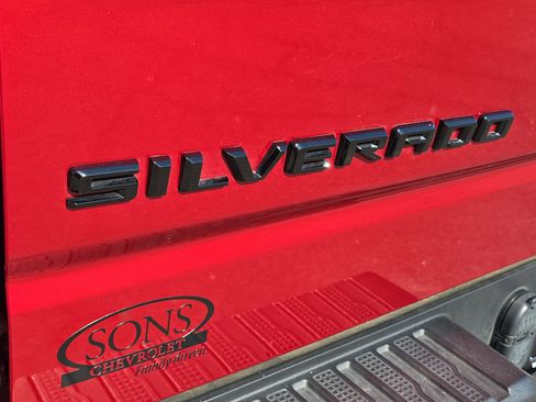 Used 2023 Chevrolet Silverado 1500 LT image 12
