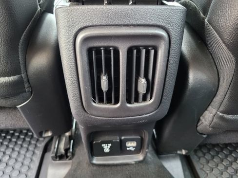 Used 2019 Jeep Compass Trailhawk w/ Cold Weather Group AWD/4WD image 42