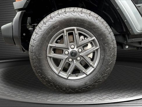 Used 2025 Jeep Wrangler Unlimited Sport AWD/4WD image 25