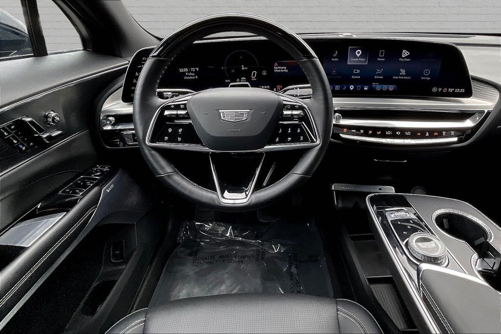 Used 2024 Cadillac Lyriq Sport RWD image 8