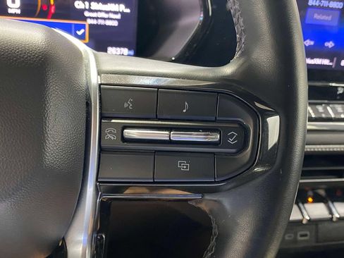Used 2024 Chevrolet Colorado LT w/ LT Convenience Package RWD image 23