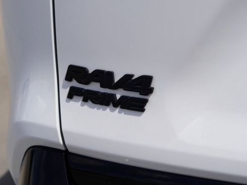 Used 2021 Toyota RAV4 SE w/ Weather & Moonroof Package AWD/4WD image 14