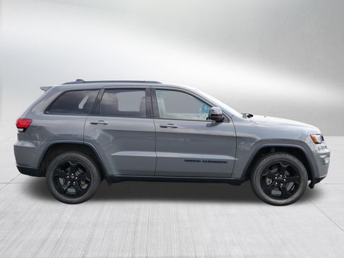 Used 2020 Jeep Grand Cherokee Laredo AWD/4WD image 8