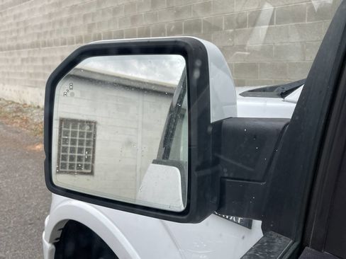 Used 2018 Ford F150 Lariat w/ Equipment Group 502A Luxury image 12