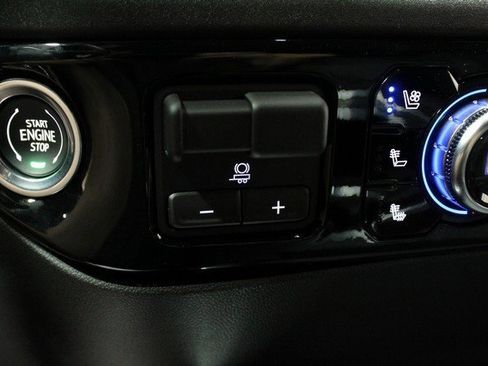 New 2025 GMC Sierra 2500 SLT w/ SLT Premium Package image 27