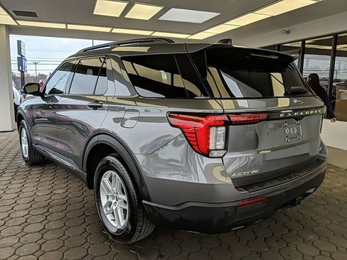 Certified 2025 Ford Explorer Active image 9