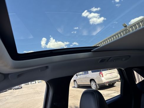 Certified 2025 Ford Escape Platinum AWD/4WD image 9