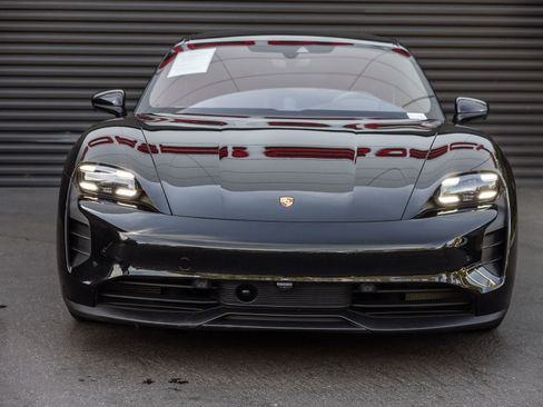 Certified 2023 Porsche Taycan GTS image 7