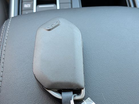 Certified 2025 Kia Sorento S image 40