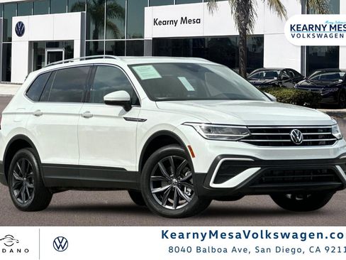Used 2023 Volkswagen Tiguan SE FWD image 1