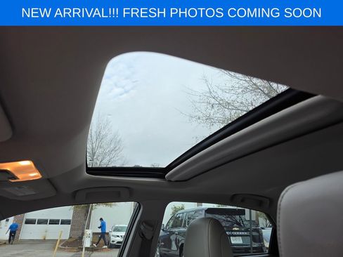 Used 2016 Toyota Avalon Limited image 9