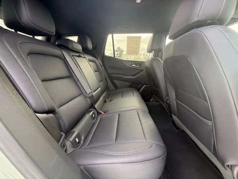 Used 2025 Chevrolet Equinox LT w/ Convenience Package II image 35