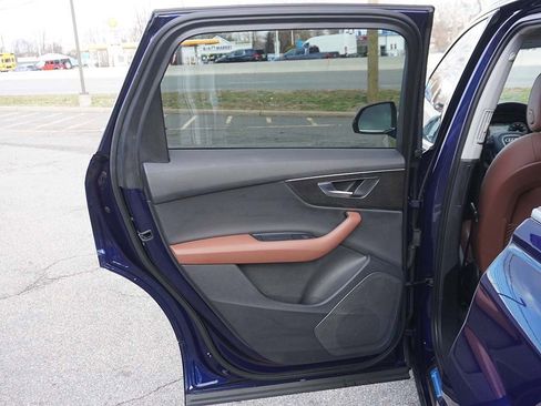 Used 2023 Audi Q7 2.0T Premium w/ Convenience Package image 30