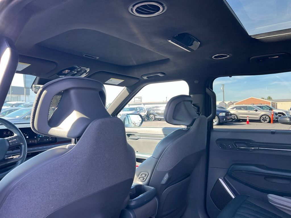 Certified 2024 Kia EV9 GT-Line AWD/4WD image 13