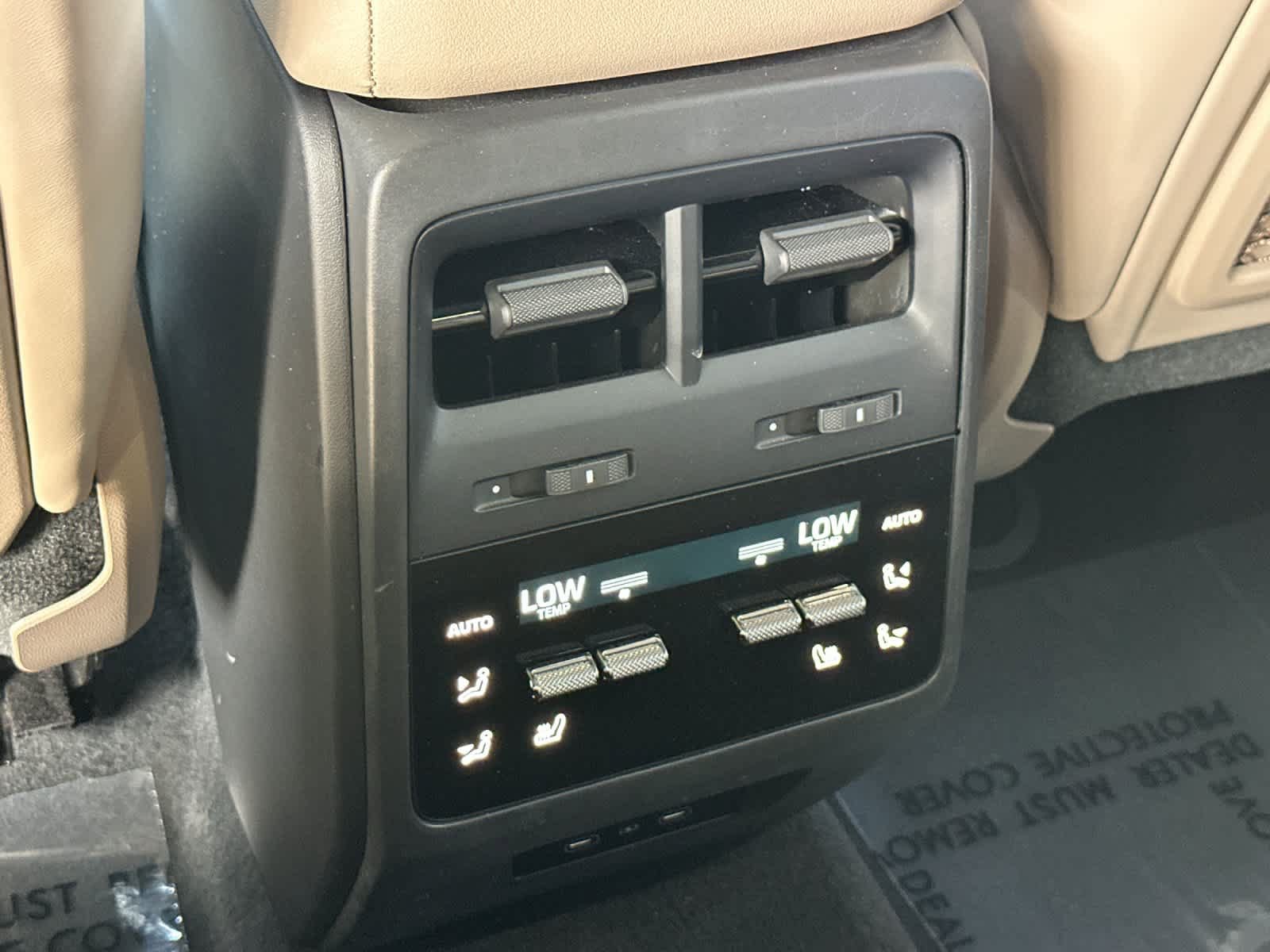 Certified 2025 Porsche Macan 4S Electric AWD/4WD image 14