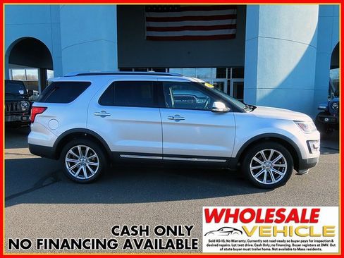 Used 2017 Ford Explorer Limited image 2