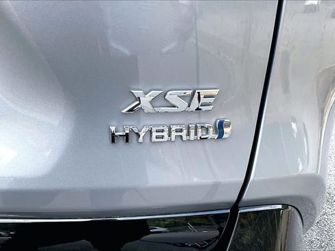 Used 2024 Toyota RAV4 XSE w/ Advanced Technology Package AWD/4WD image 10
