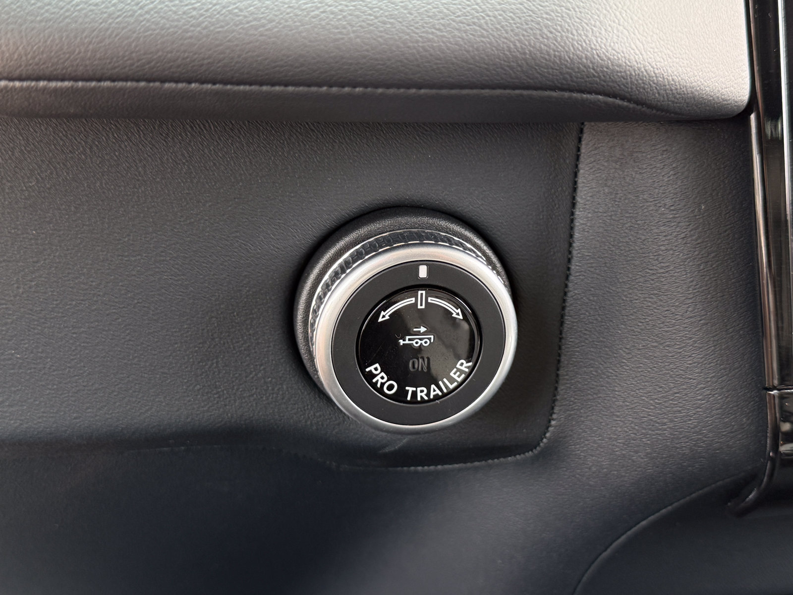 New 2027 Lincoln Navigator Premiere AWD/4WD image 35