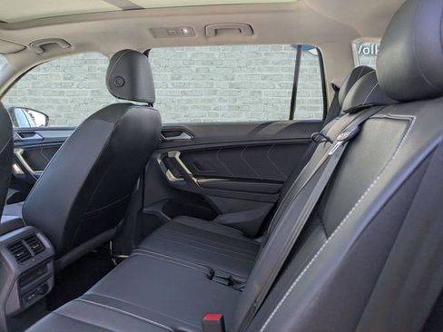 Certified 2023 Volkswagen Tiguan SE w/ Panoramic Sunroof Package FWD image 15