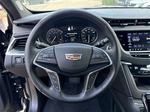 Certified 2025 Cadillac XT5 Premium Luxury image 12