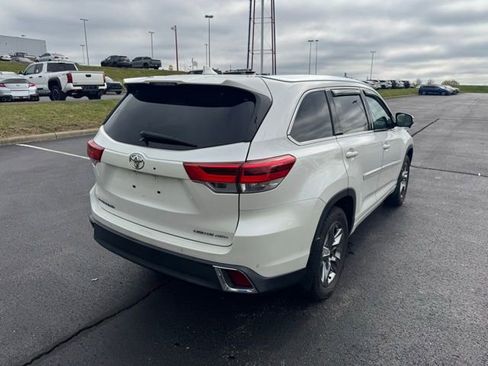 Used 2018 Toyota Highlander Limited Platinum image 3