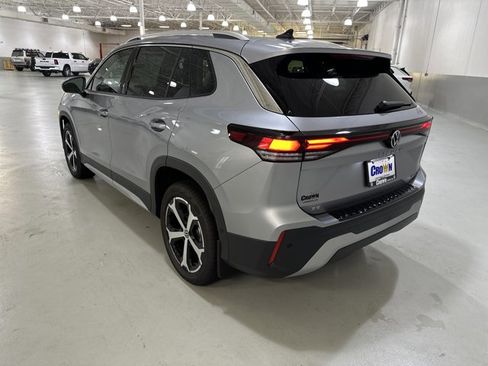 New 2025 Volkswagen Tiguan SE image 6