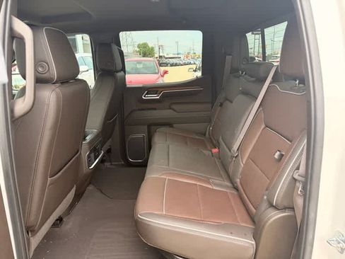Used 2023 GMC Sierra 1500 Denali w/ Technology Package AWD/4WD image 7