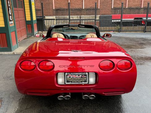 Used 2000 Chevrolet Corvette Convertible w/ Performance Handling Pkg image 11