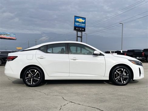 Used 2024 Nissan Sentra SV image 7