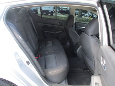 Used 2022 Nissan Altima 2.5 SV FWD image 13