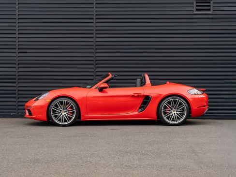 Certified 2020 Porsche 718 Boxster S RWD image 2