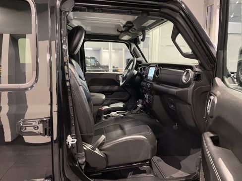 Used 2022 Jeep Wrangler Unlimited Sahara w/ Cold Weather Group image 35