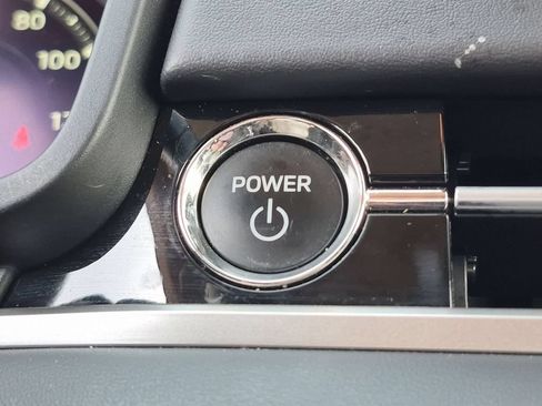 Used 2023 Mitsubishi Outlander 4WD Plug-In Hybrid image 21