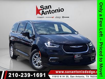 New 2026 Chrysler Pacifica Select