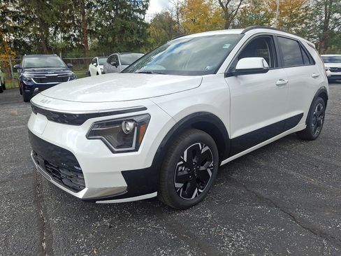 New 2025 Kia Niro Wind w/ Wind Preserve Package image 4