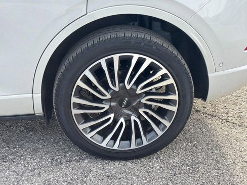 Used 2022 Lincoln Corsair Reserve w/ Equipment Group 201A image 11