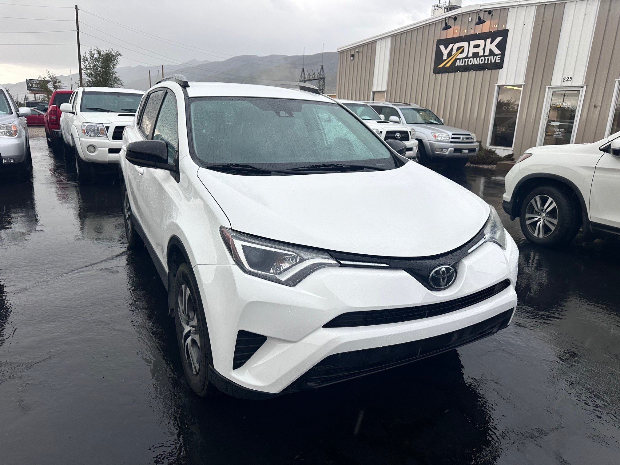 Used 2017 Toyota RAV4 LE w/ All Weather Liner Package AWD/4WD image 1