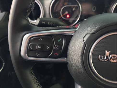 Used 2022 Jeep Wrangler Unlimited Sahara image 26